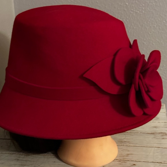 Vintage Betmar Red Wool Hat With Flower Women’s - Picture 3 of 15